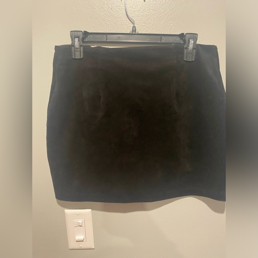 Forever 21 large black suede mini skirt with double zippers in the front
